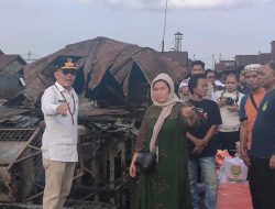 Gubernur Agustiar Kunjungi Warga Terdampak Kebakaran Di Kawasan Padat Penduduk